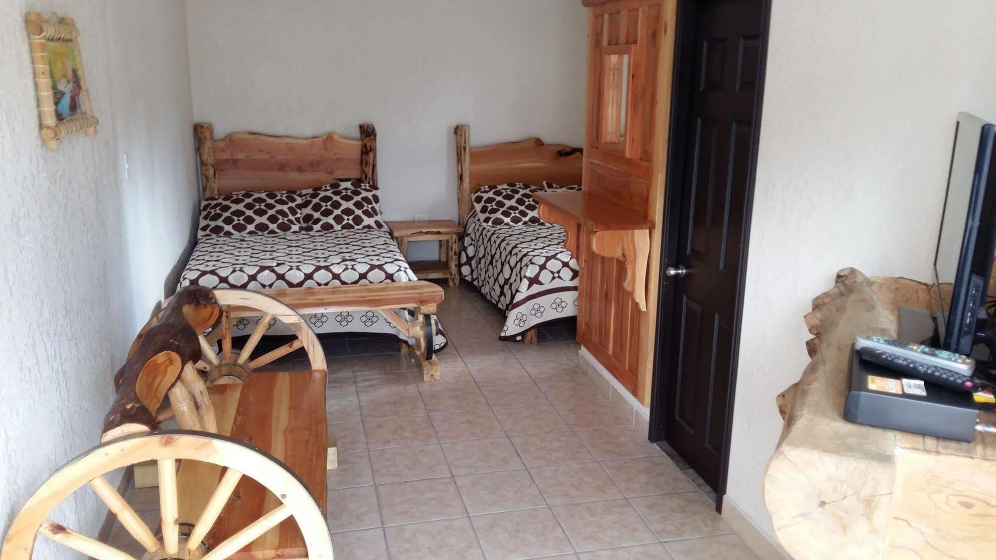 Cabanas Taramuri Creel Bagian luar foto